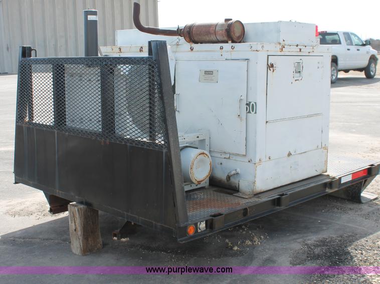 image for item F2948 Flatbed with high pressure air system