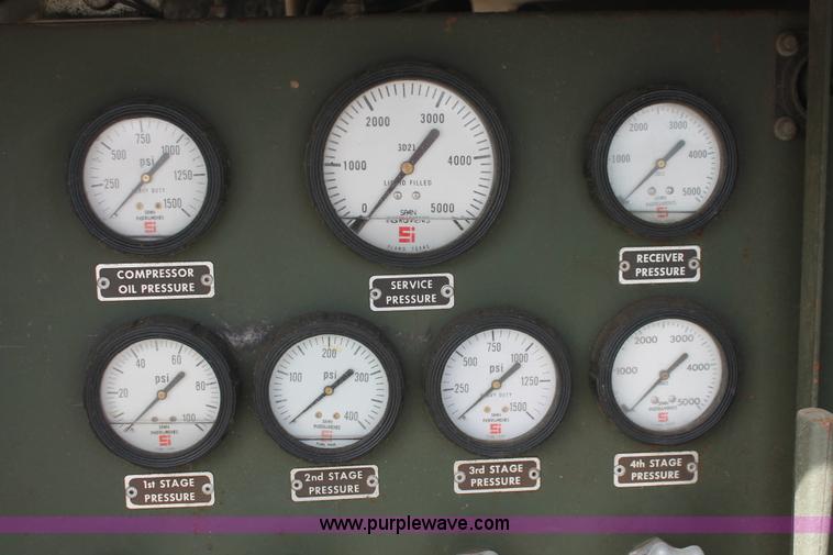 image for item F2948 Flatbed with high pressure air system