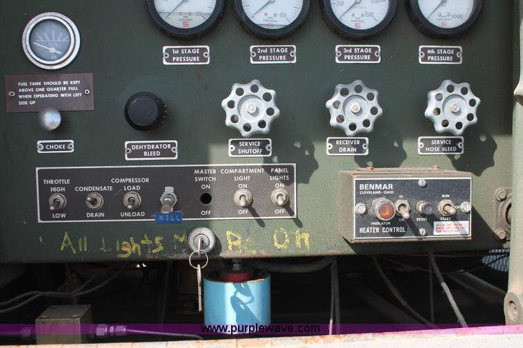 image for item F2948 Flatbed with high pressure air system