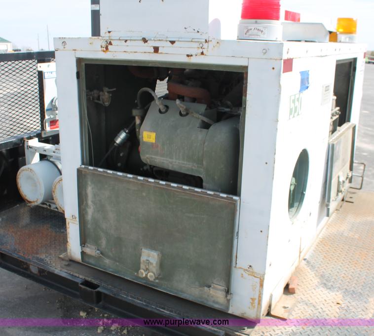 image for item F2948 Flatbed with high pressure air system