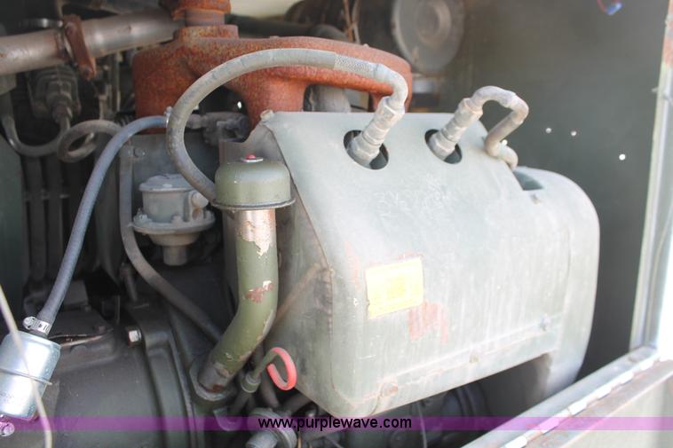 image for item F2948 Flatbed with high pressure air system