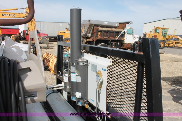 image for item F2948 Flatbed with high pressure air system