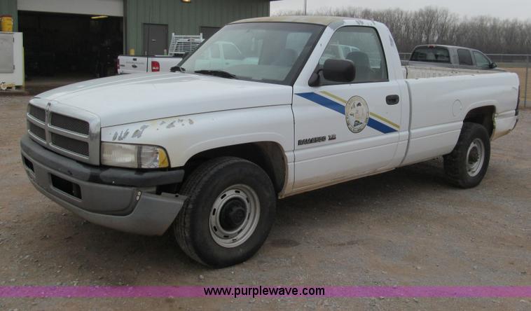 image for item F3122 1996 Dodge Ram 2500 pickup truck