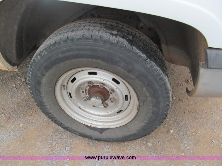 image for item F3122 1996 Dodge Ram 2500 pickup truck