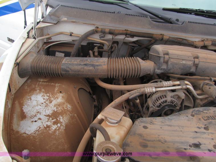 image for item F3122 1996 Dodge Ram 2500 pickup truck