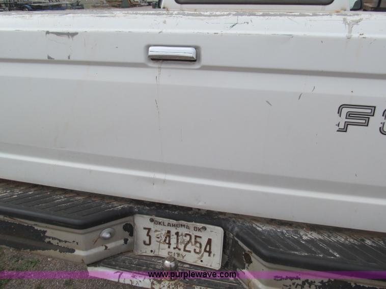 image for item F3154 1997 Ford F250 pickup truck