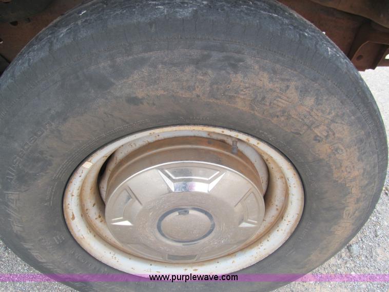 image for item F3154 1997 Ford F250 pickup truck