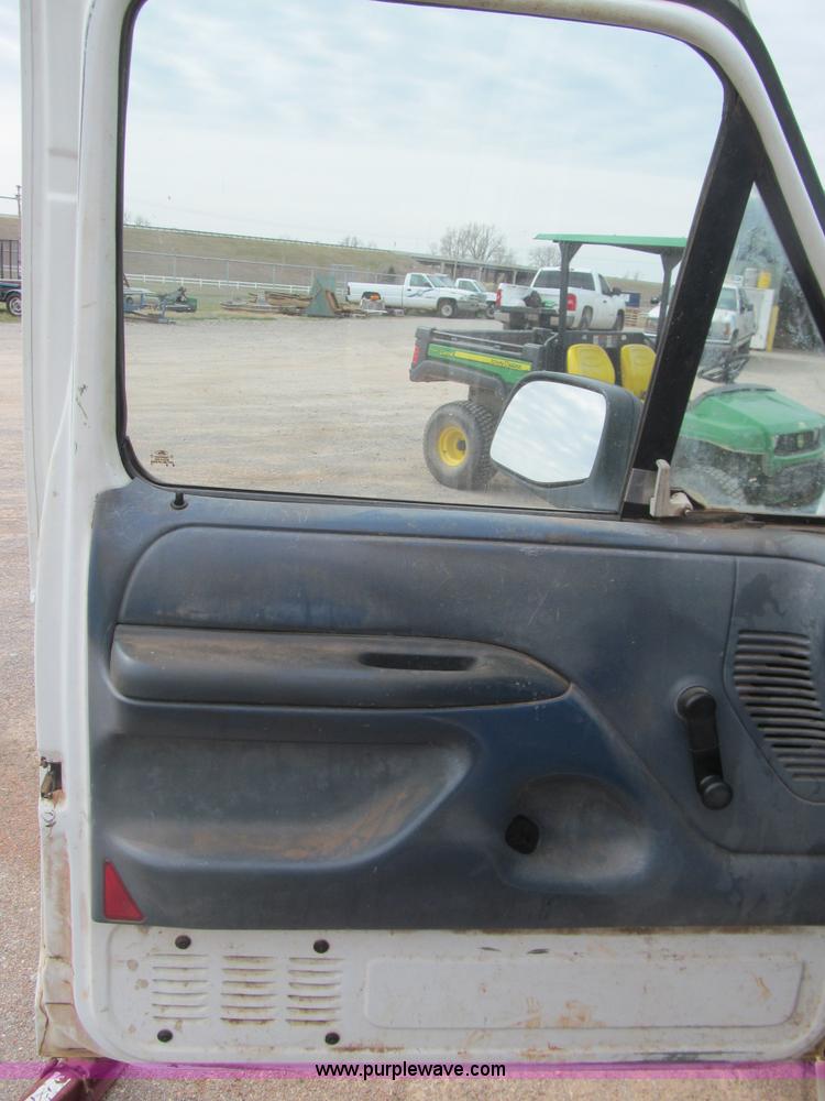 image for item F3154 1997 Ford F250 pickup truck