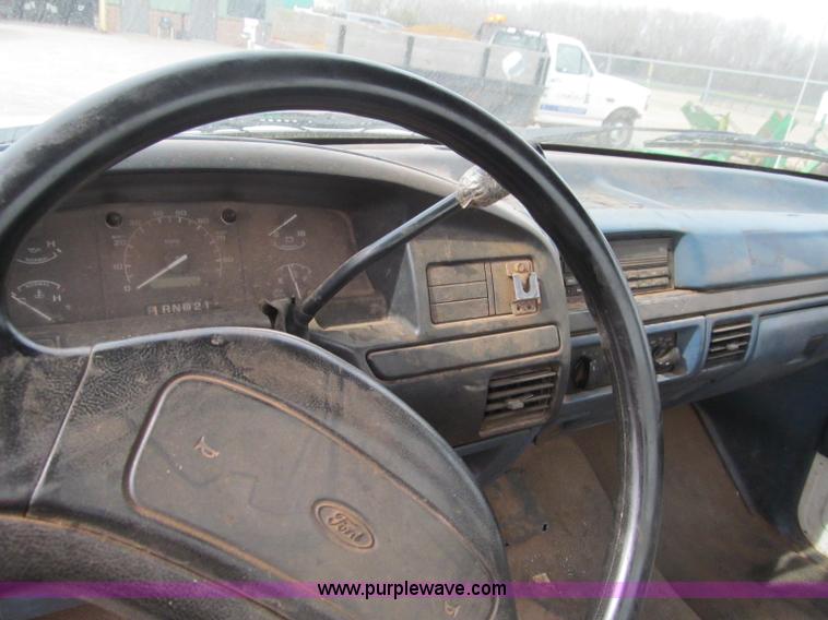 image for item F3154 1997 Ford F250 pickup truck