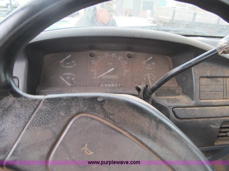 image for item F3154 1997 Ford F250 pickup truck