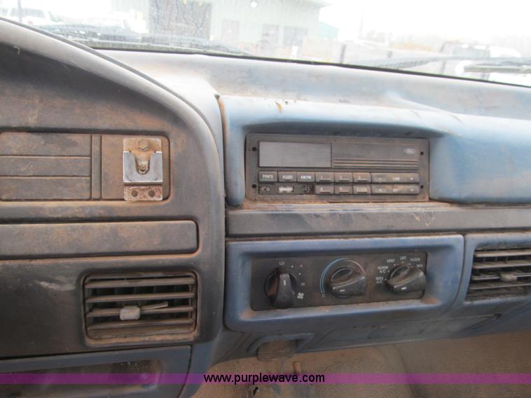 image for item F3154 1997 Ford F250 pickup truck