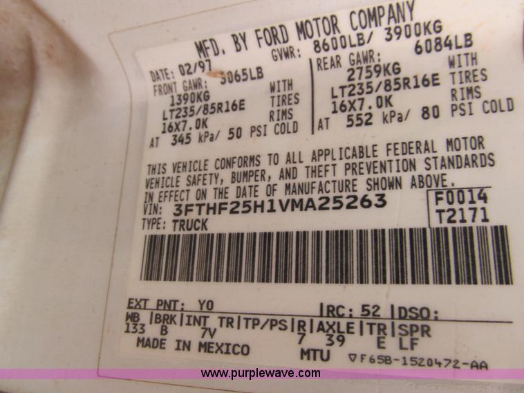 image for item F3154 1997 Ford F250 pickup truck