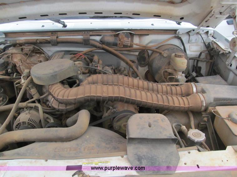 image for item F3154 1997 Ford F250 pickup truck
