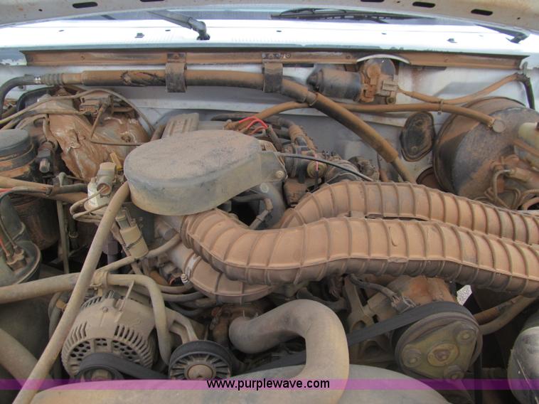 image for item F3154 1997 Ford F250 pickup truck