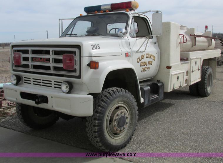image for item F8603 1981 GMC 7000 water truck