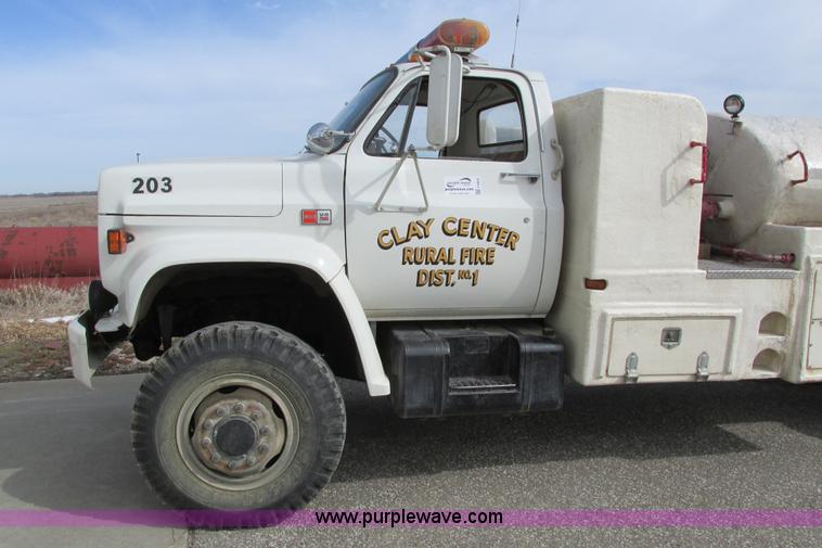 image for item F8603 1981 GMC 7000 water truck