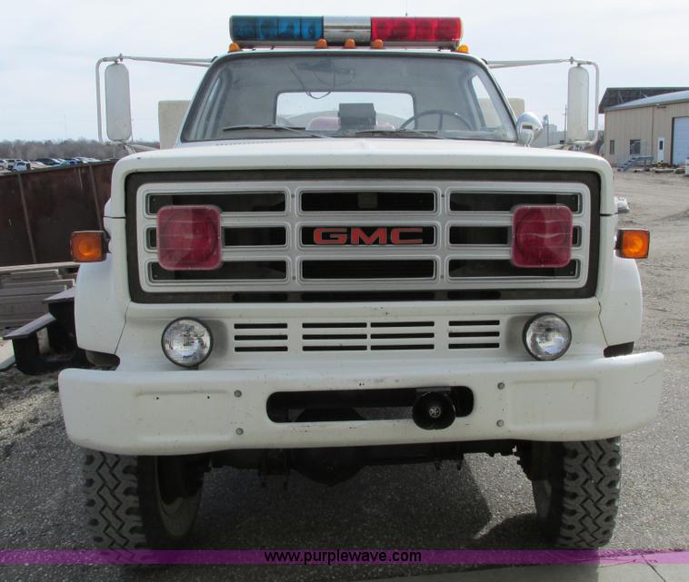 image for item F8603 1981 GMC 7000 water truck