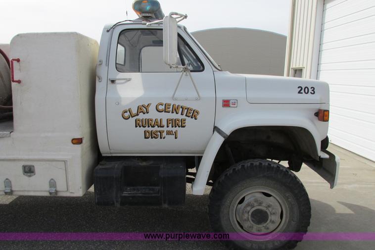 image for item F8603 1981 GMC 7000 water truck