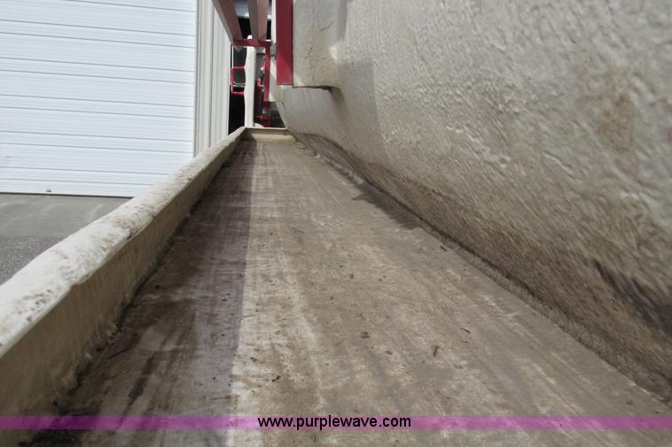 image for item F8603 1981 GMC 7000 water truck