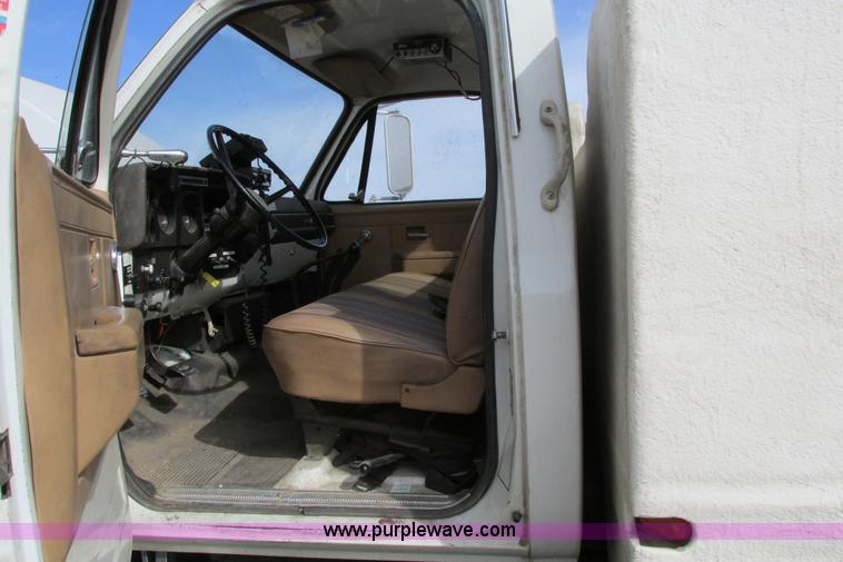 image for item F8603 1981 GMC 7000 water truck