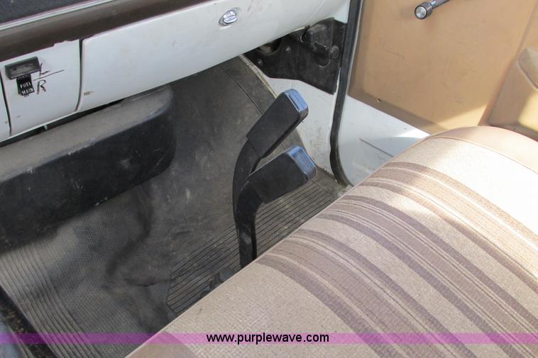 image for item F8603 1981 GMC 7000 water truck