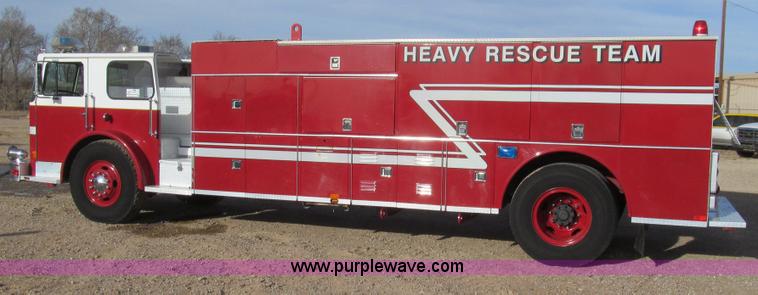 image for item G5639 1977 Seagrave SR-20788 firetruck