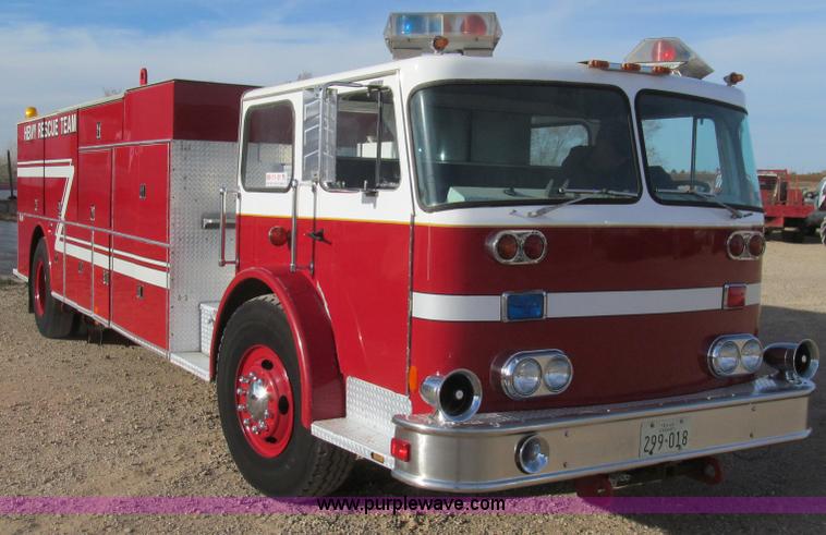 image for item G5639 1977 Seagrave SR-20788 firetruck