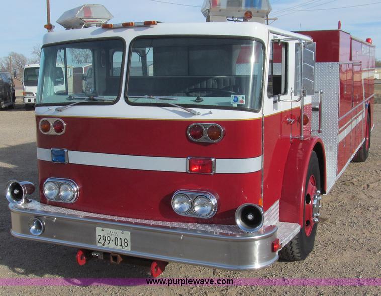 image for item G5639 1977 Seagrave SR-20788 firetruck