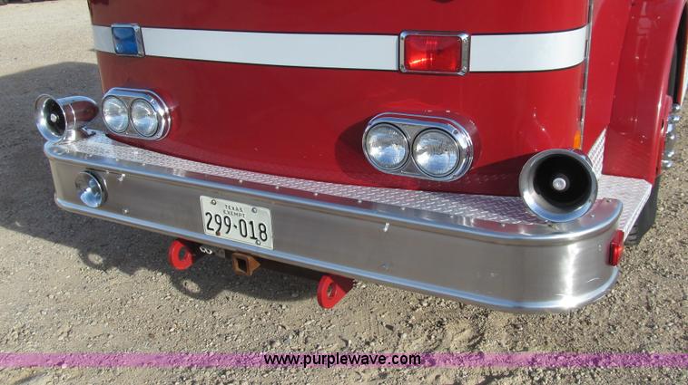 image for item G5639 1977 Seagrave SR-20788 firetruck