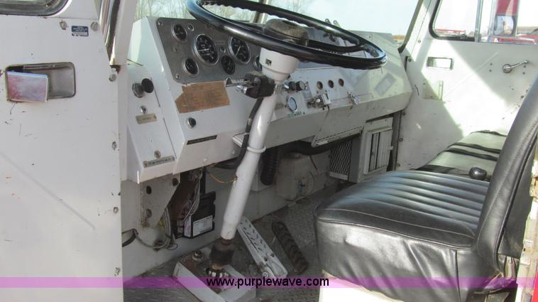 image for item G5639 1977 Seagrave SR-20788 firetruck