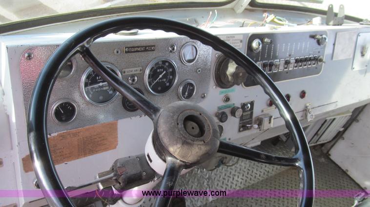 image for item G5639 1977 Seagrave SR-20788 firetruck