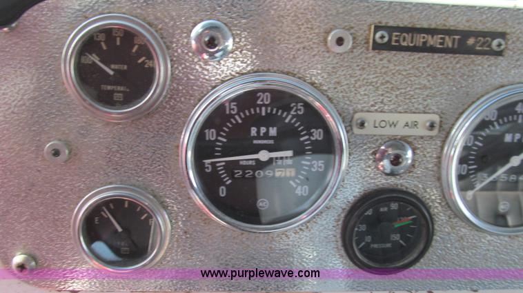 image for item G5639 1977 Seagrave SR-20788 firetruck