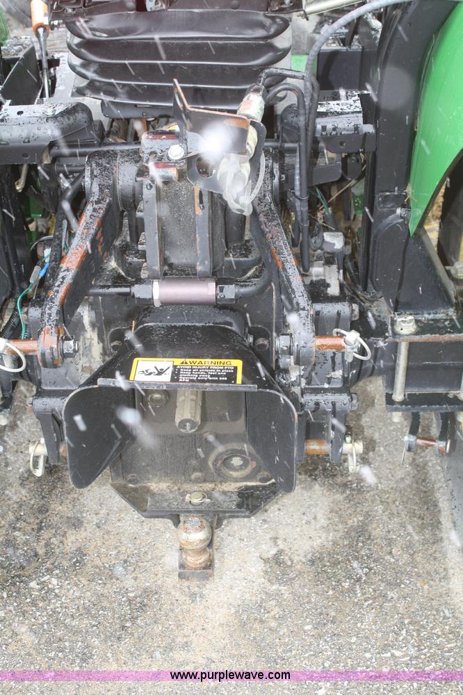 image for item V9663 1999 John Deere 4200 garden tractor