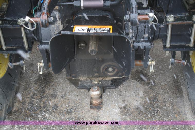 image for item V9663 1999 John Deere 4200 garden tractor