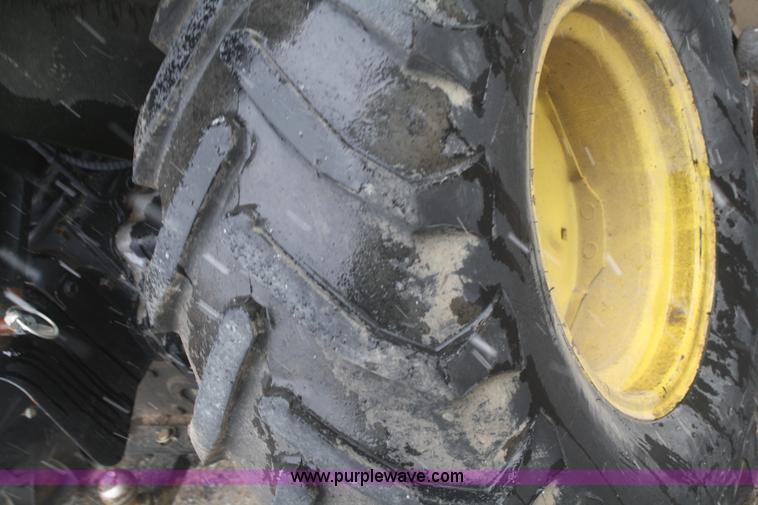 image for item V9663 1999 John Deere 4200 garden tractor