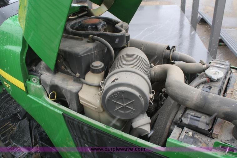 image for item V9663 1999 John Deere 4200 garden tractor