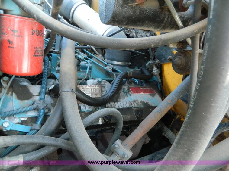 image for item W9216 1986 International Blue Bird bus