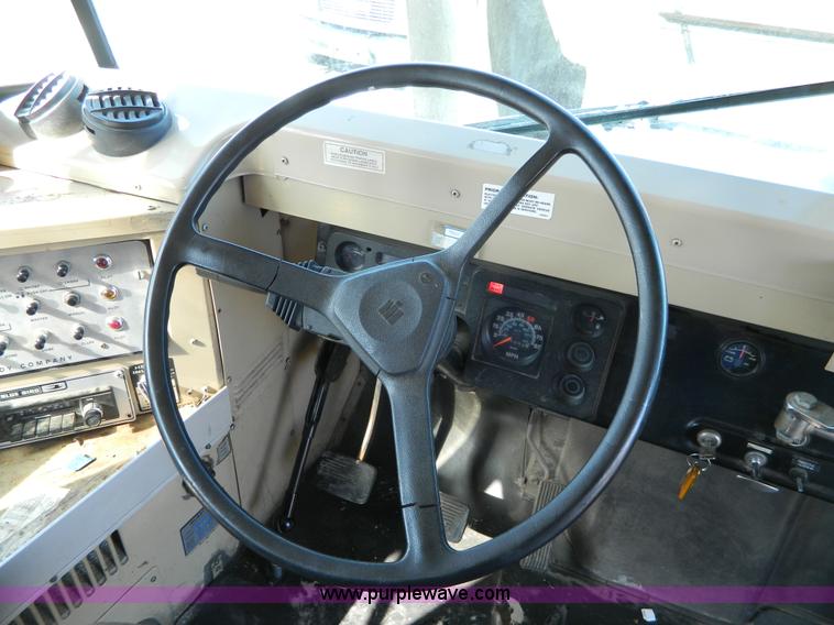 image for item W9216 1986 International Blue Bird bus