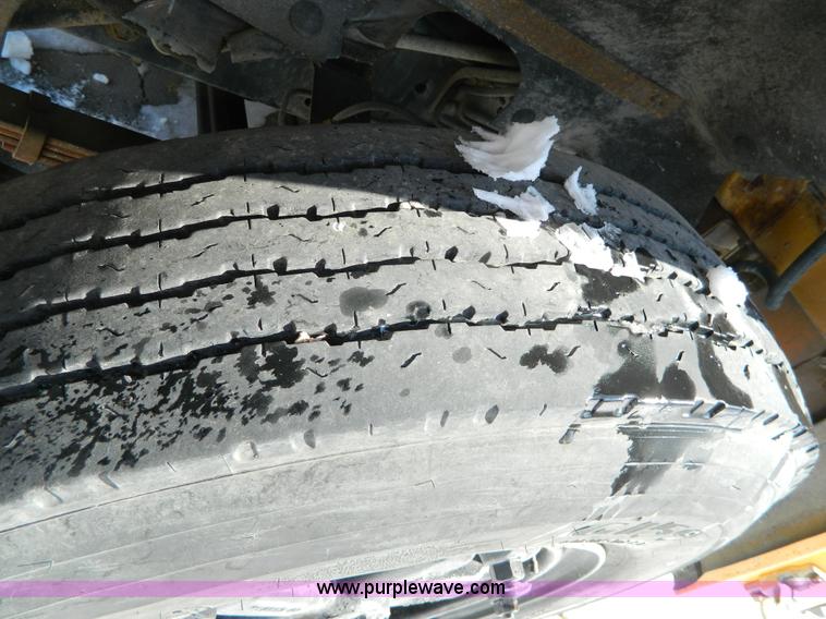 image for item W9217 1985 International Blue Bird bus