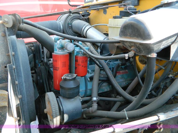 image for item W9217 1985 International Blue Bird bus