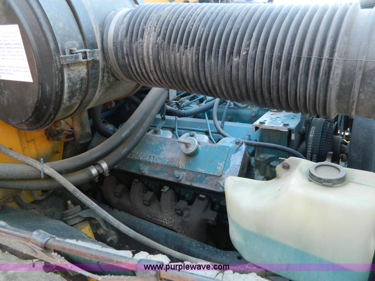 image for item W9217 1985 International Blue Bird bus