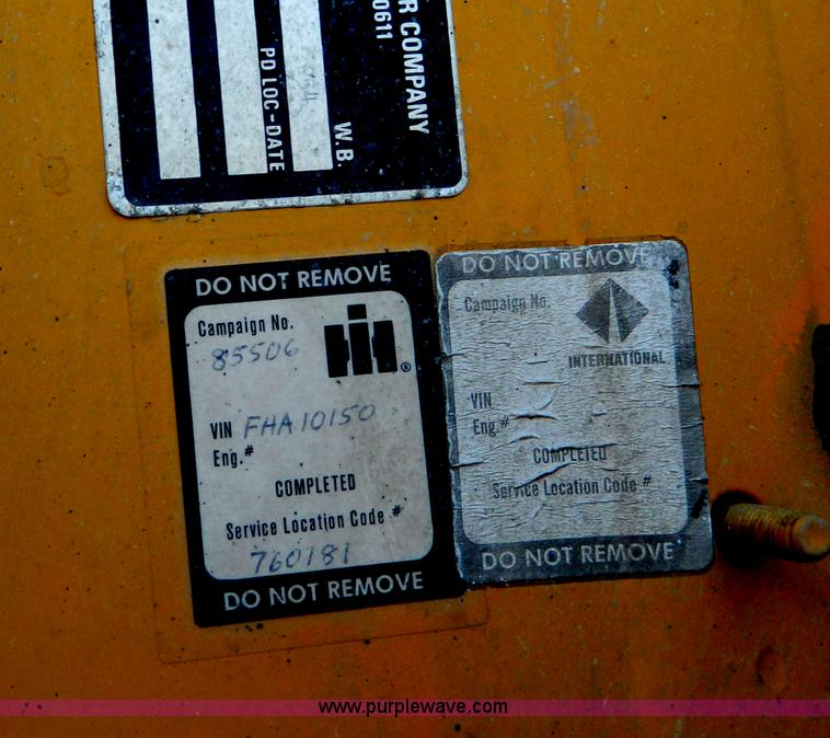 image for item W9217 1985 International Blue Bird bus