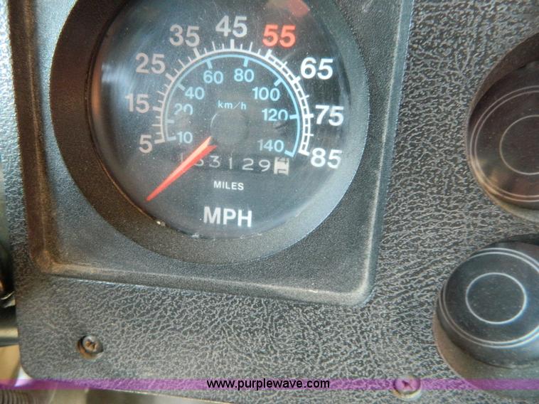 image for item W9217 1985 International Blue Bird bus