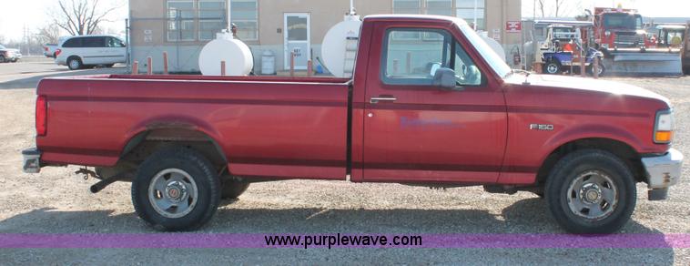 image for item W9269 1996 Ford F150 pickup truck