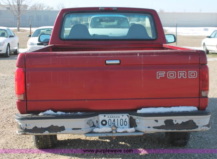 image for item W9269 1996 Ford F150 pickup truck