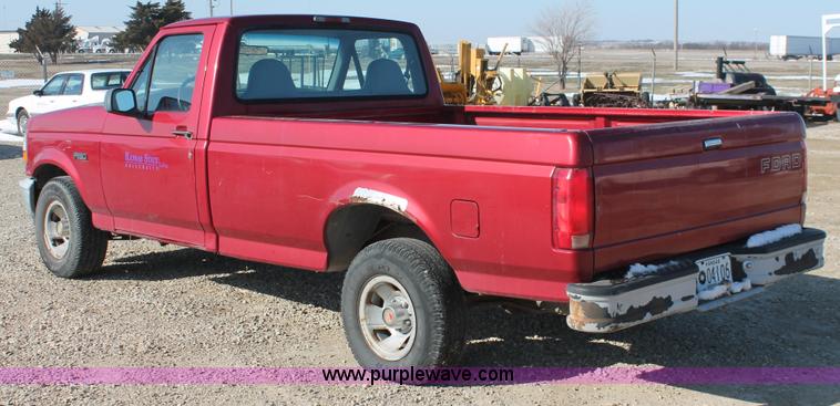 image for item W9269 1996 Ford F150 pickup truck