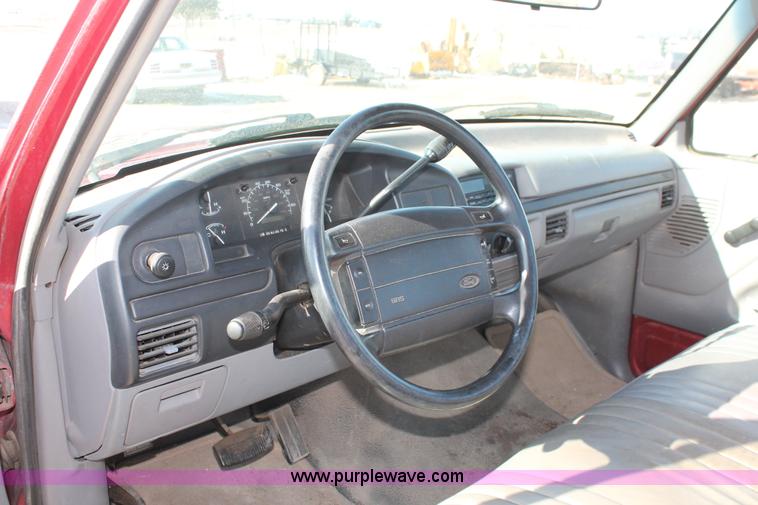 image for item W9269 1996 Ford F150 pickup truck