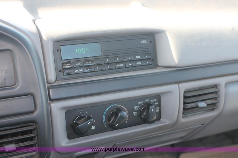 image for item W9269 1996 Ford F150 pickup truck