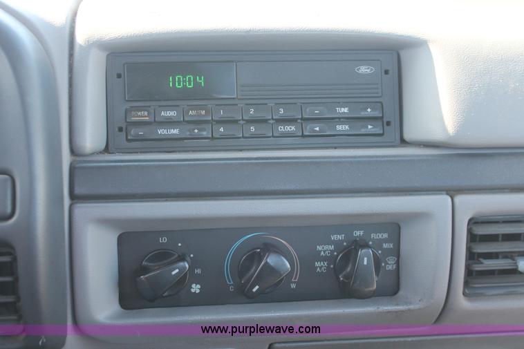 image for item W9269 1996 Ford F150 pickup truck