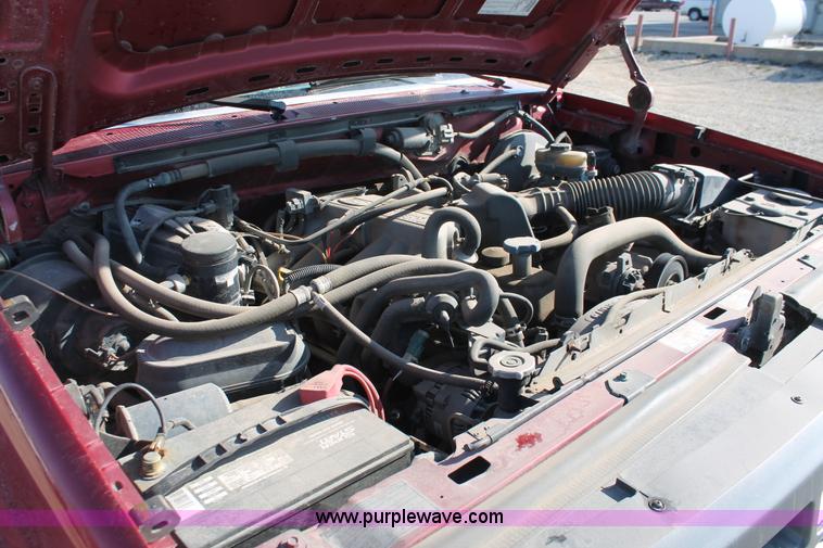 image for item W9269 1996 Ford F150 pickup truck